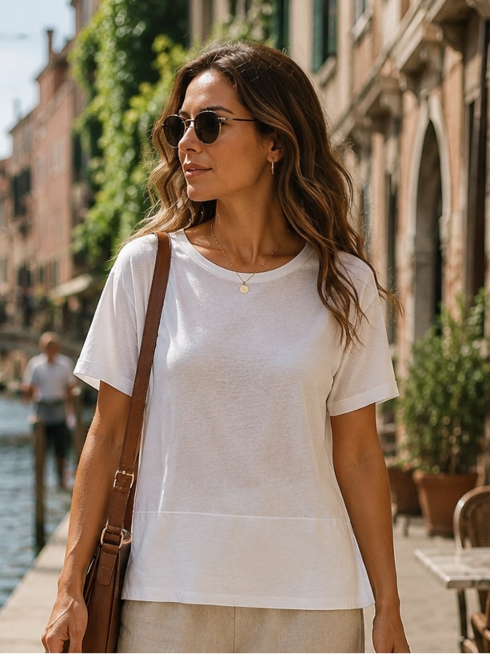 Maison Cinqcent White Short Sleeved Tee - Size XL